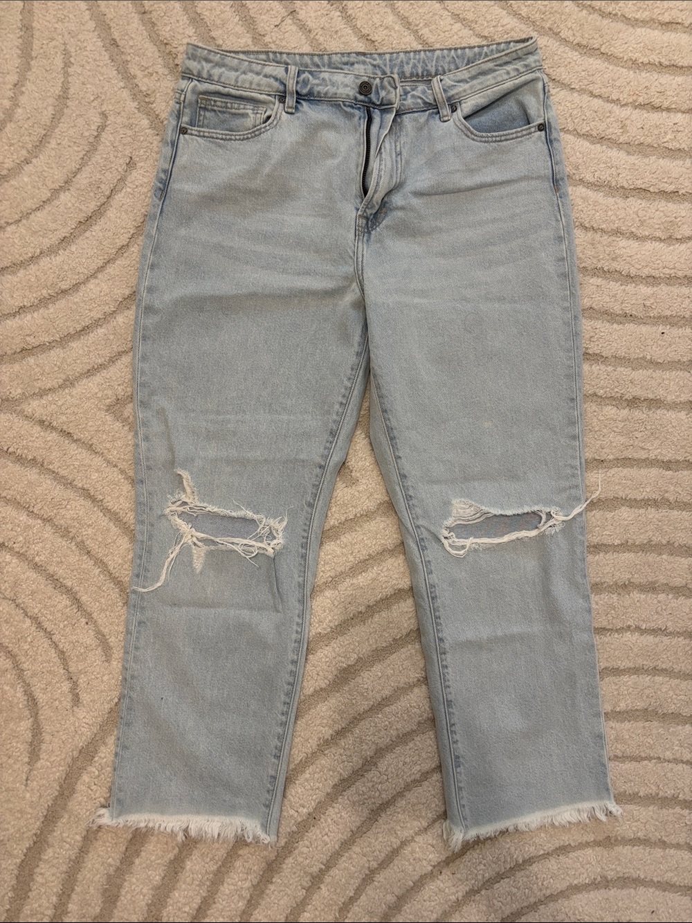 Light Wash Cropped Ripped Women’s Jeans